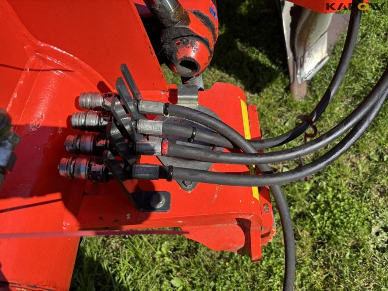 Kuhn Vari-Master 152 rake reversible plough 9