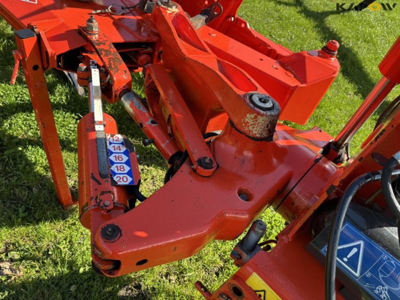Kuhn Vari-Master 152 rake reversible plough 15