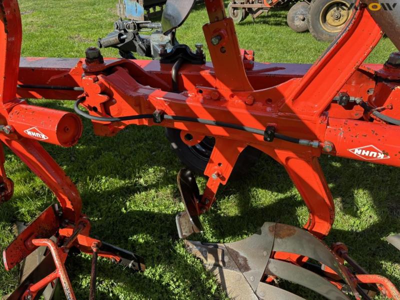 Kuhn Vari-Master 152 rake reversible plough 40