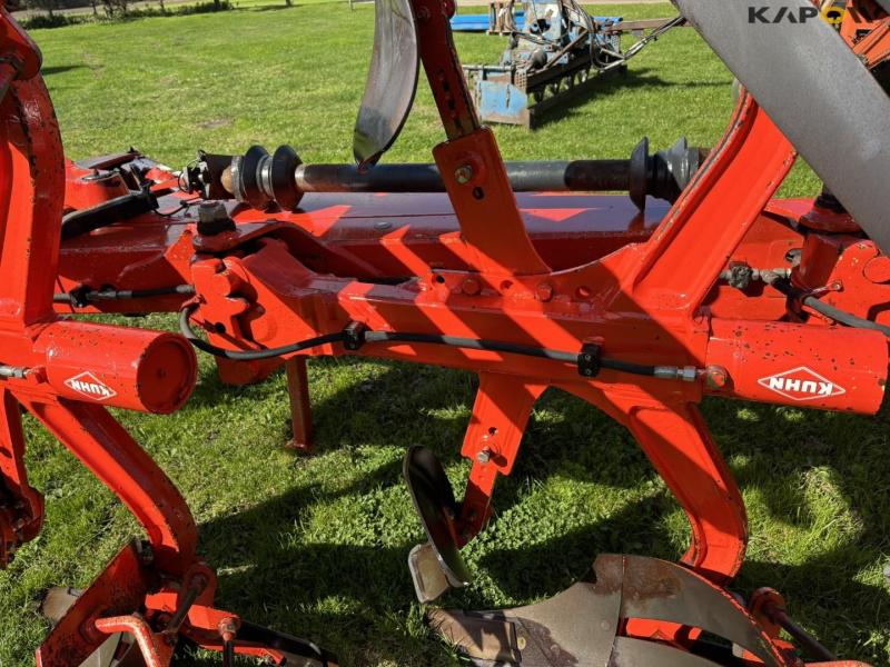 Kuhn Vari-Master 152 rake reversible plough 44