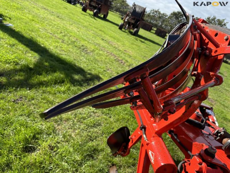 Kuhn Vari-Master 152 rake reversible plough 46