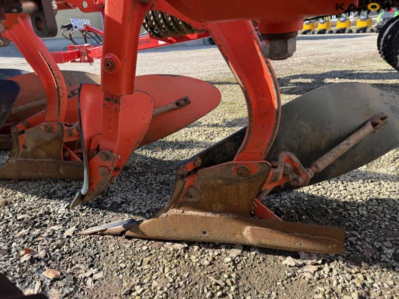 Kuhn Vari-Master 153 plow 13