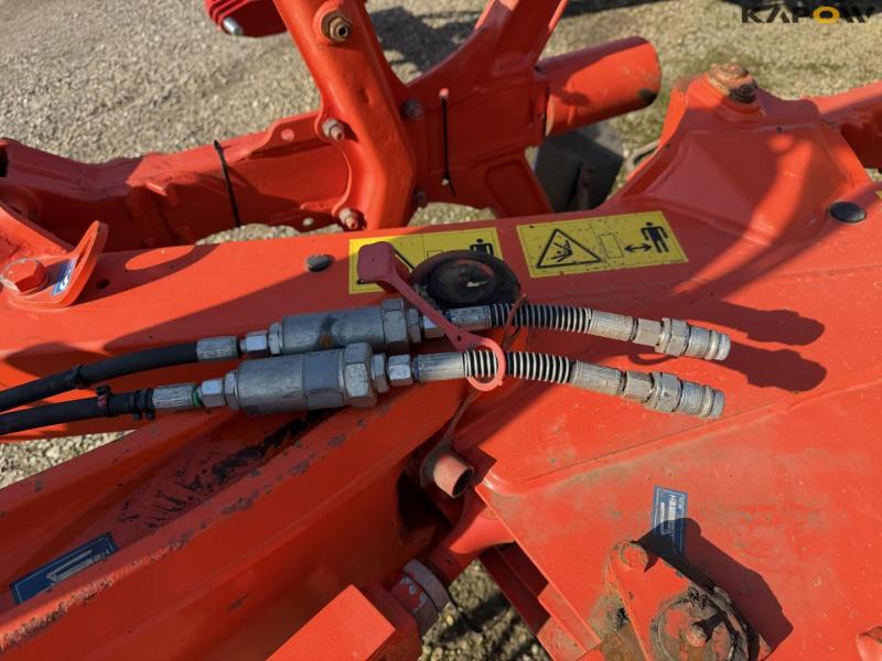 Kuhn Vari-Master 153 plow 25