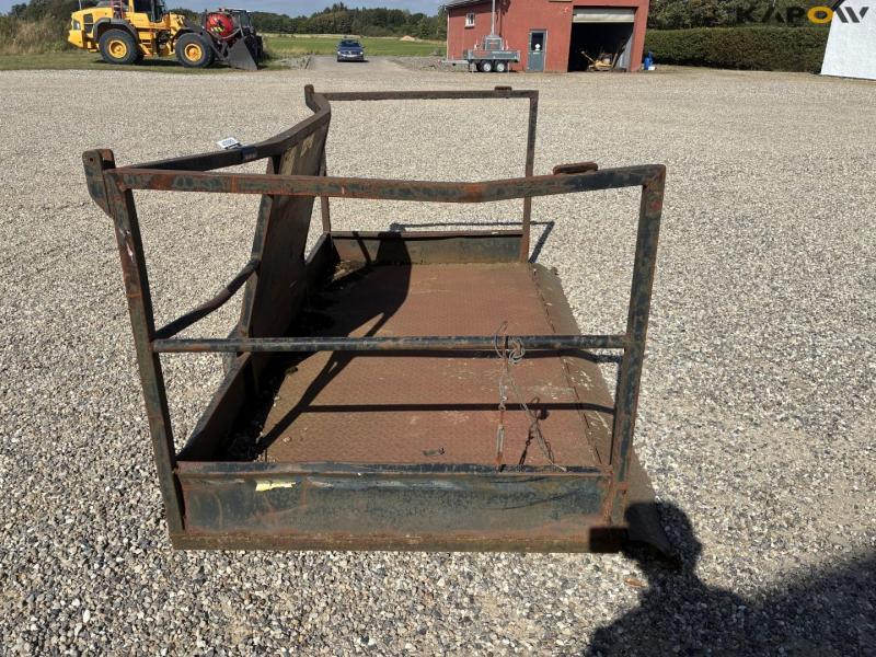 Basket for pallet forks 4