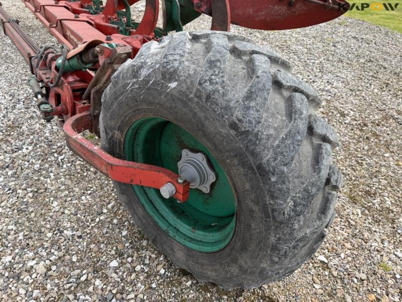 Kverneland 100-30 7 furrow reversible plough 31