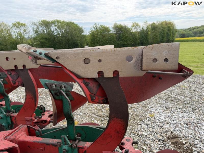 Kverneland 100-30 7 furrow reversible plough 39