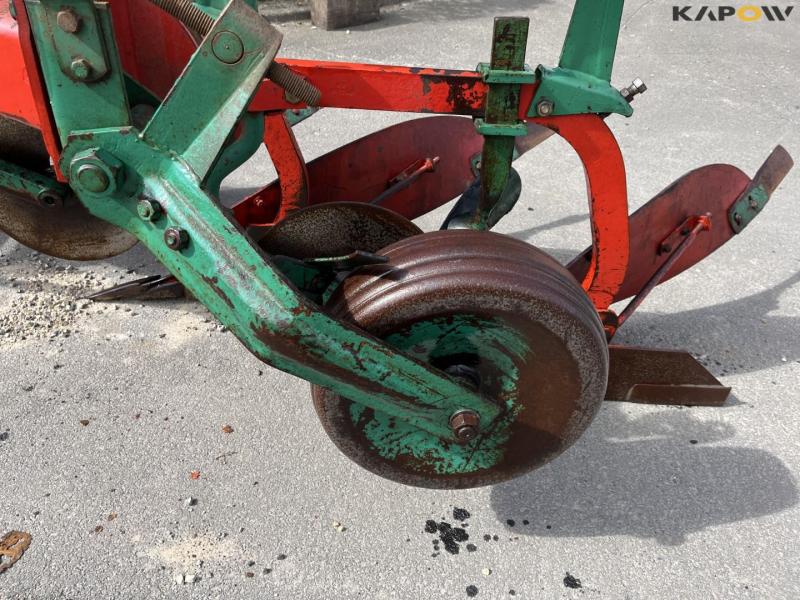 Kverneland 3 furrow plough 9