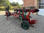 Kverneland 4-furrow EG85 reversible plow 7