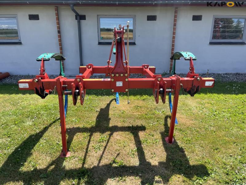 Kverneland CLG II 3 tines cultivator 2