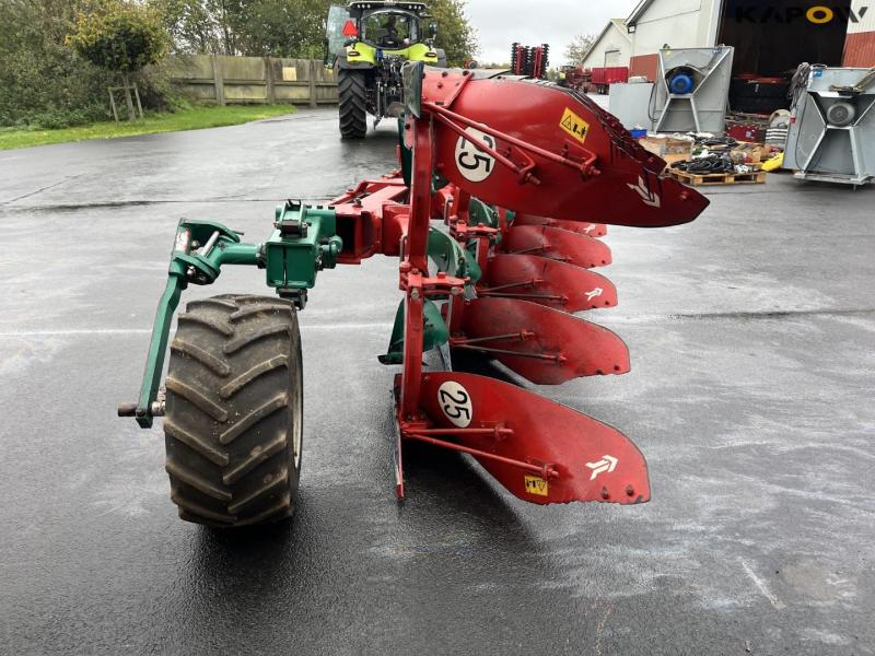 Kverneland EG 6 furrow reversible plough 6
