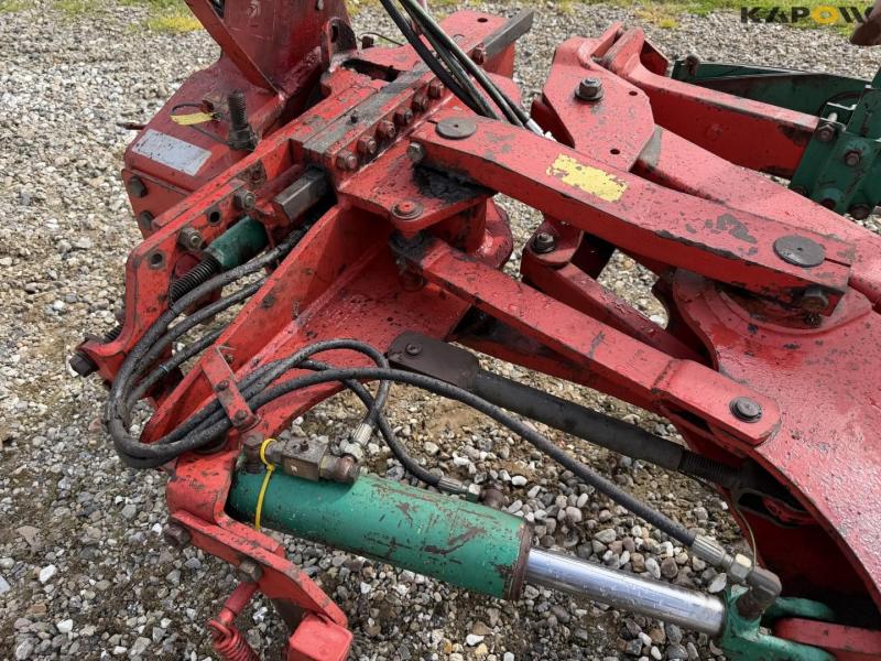 Kverneland EG100 furrow plough 10