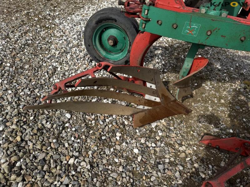Kverneland EG100 furrow plough 31