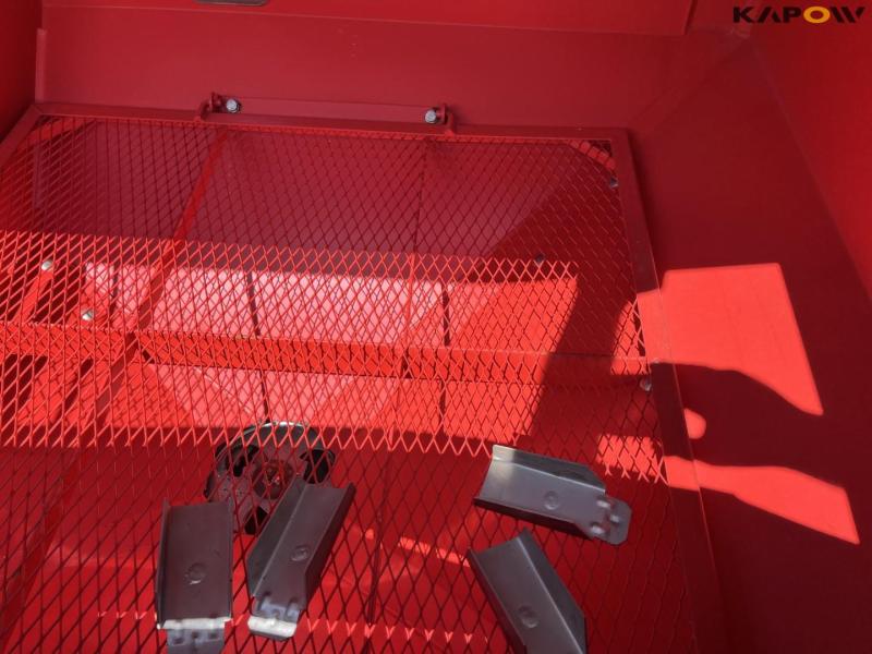 Kverneland Exacta-CL fertilizer spreader 17