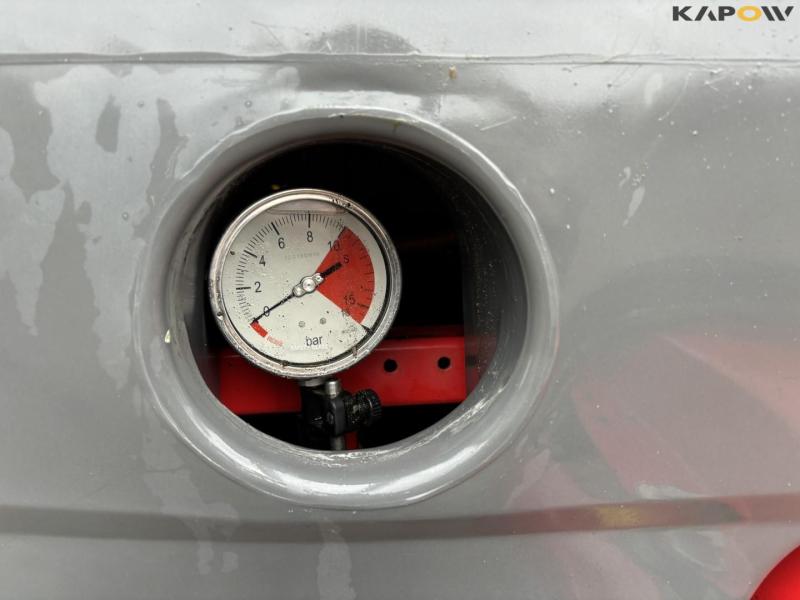 Kverneland IXtrack C60 sprayer 13