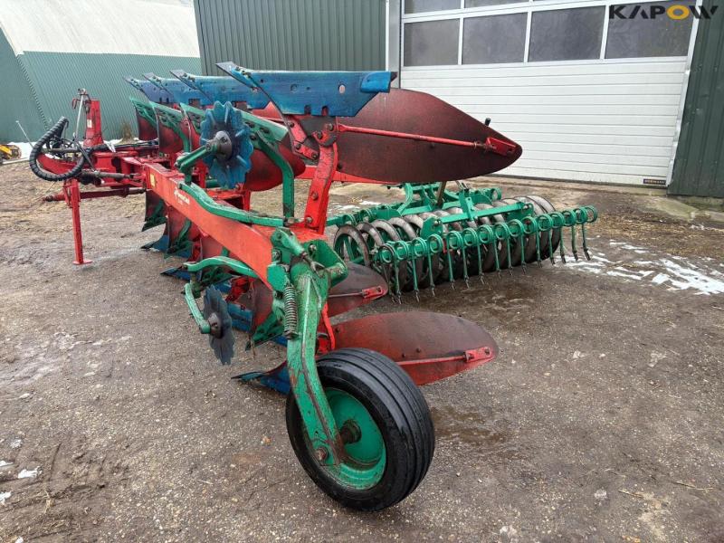 Kverneland LD 100 reversible plow with Packomat S  6