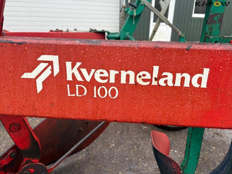 Kverneland LD 100 reversible plow with Packomat S  9