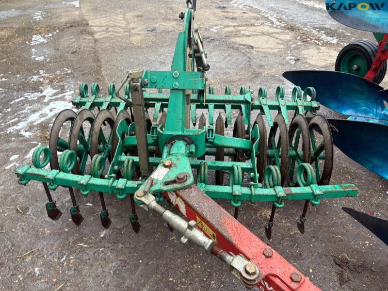 Kverneland LD 100 reversible plow with Packomat S  25