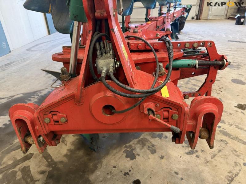 Kverneland LD100 plow 12