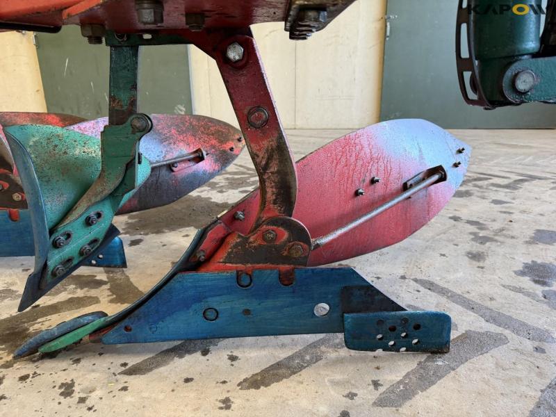 Kverneland LD100 plow 22