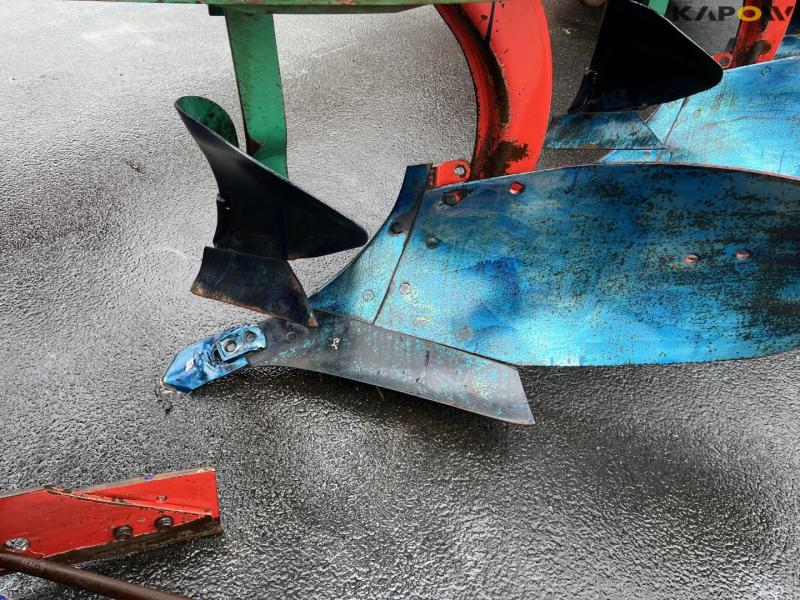 Kverneland PG100 7 furrow reversible plough 12