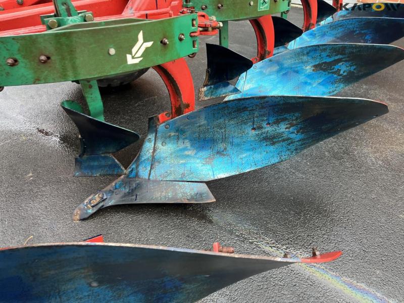 Kverneland PG100 7 furrow reversible plough 14