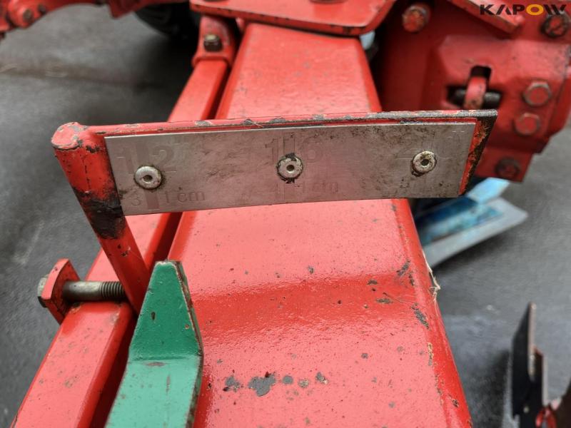 Kverneland PG100 7 furrow reversible plough 28