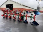 Kverneland PG100 7 furrow reversible plough 6
