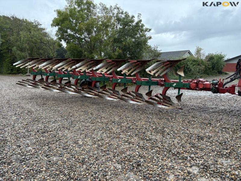 Kverneland PG100 8 furrow plough 69