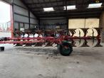 Kverneland PG100 8 furrow plough 7