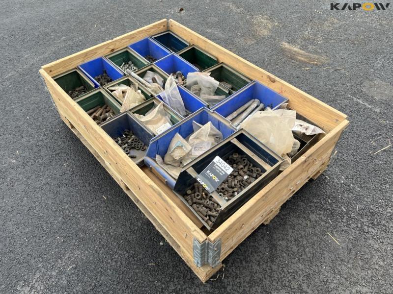 Kverneland plough bolts 7