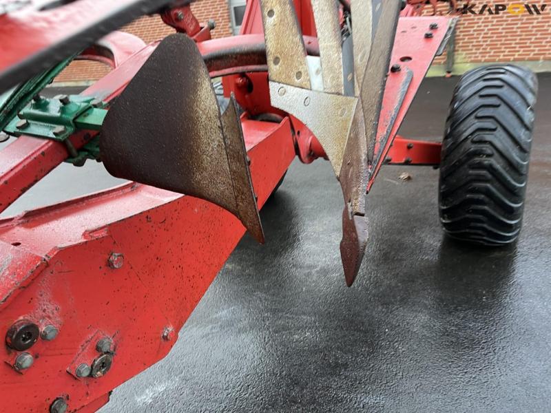 Kverneland PW 100 10 furrow reversible plough 18