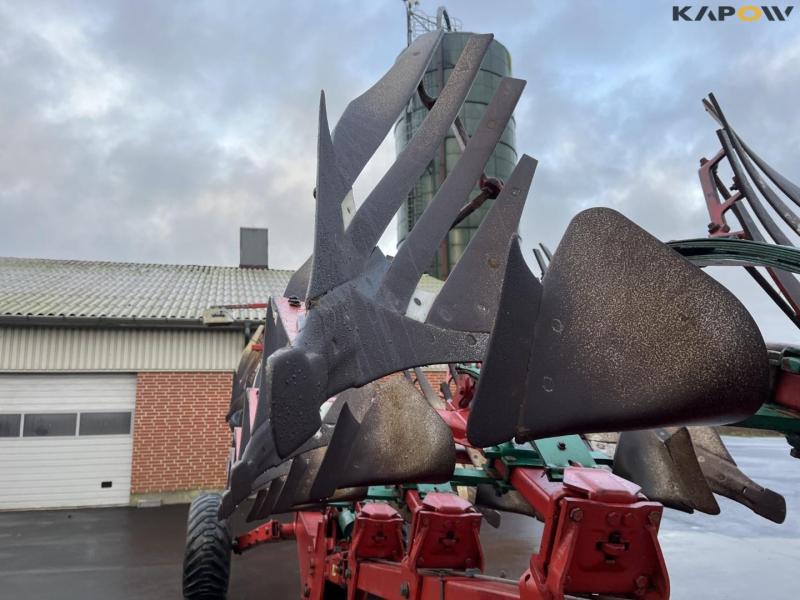 Kverneland PW 100 10 furrow reversible plough 43