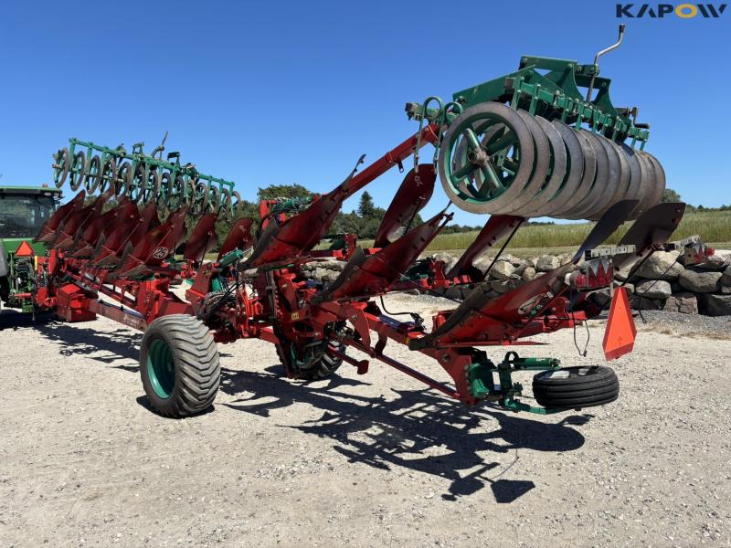 Kverneland PW 100 8 furrow reversible plough 7