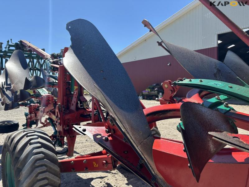 Kverneland PW 100 8 furrow reversible plough 39