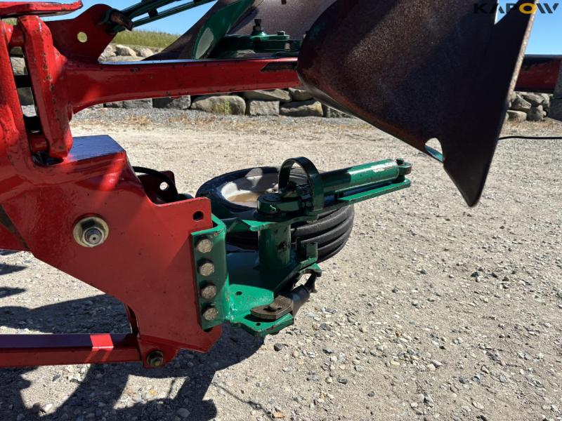 Kverneland PW 100 8 furrow reversible plough 66