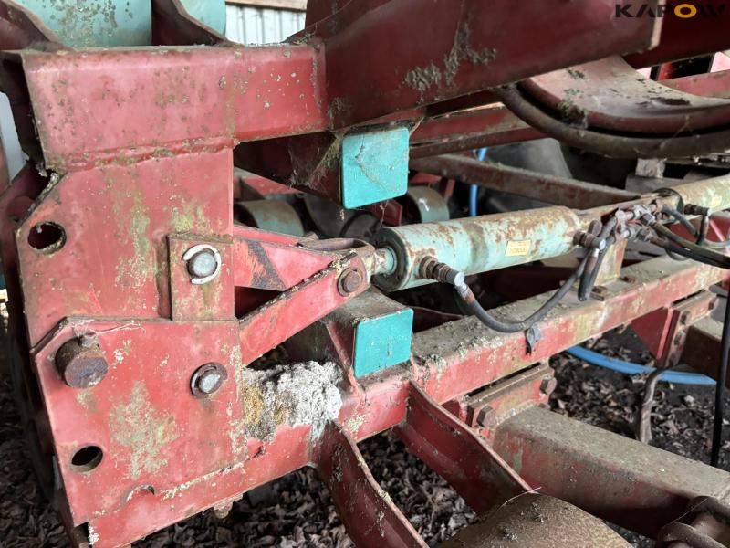 Kverneland stubble harrow 17 teeth 8