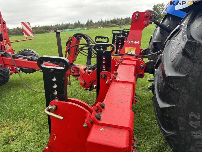 Kverneland U-Drill 4000 plus with HE-VA pits 16