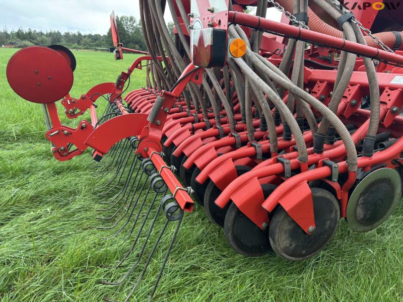 Kverneland U-Drill 4000 plus with HE-VA pits 48