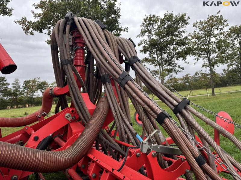 Kverneland U-Drill 4000 plus with HE-VA pits 56