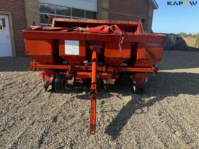 Kverneland UN 3200 potato planter 2