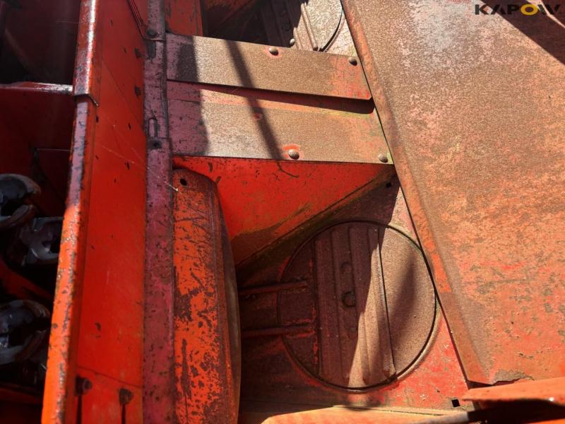 Kverneland UN 3200 potato planter 16