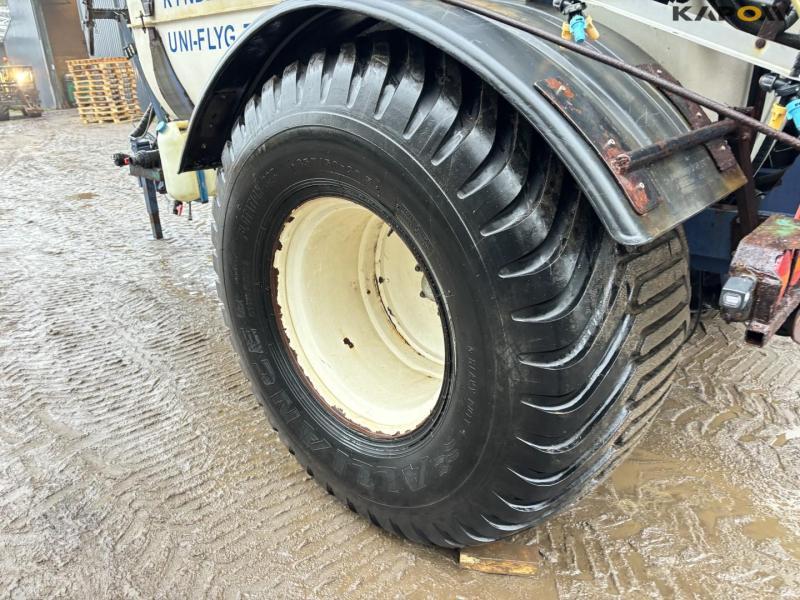 Sprayer Uni-Flyg 7000 24meter sprayer 51