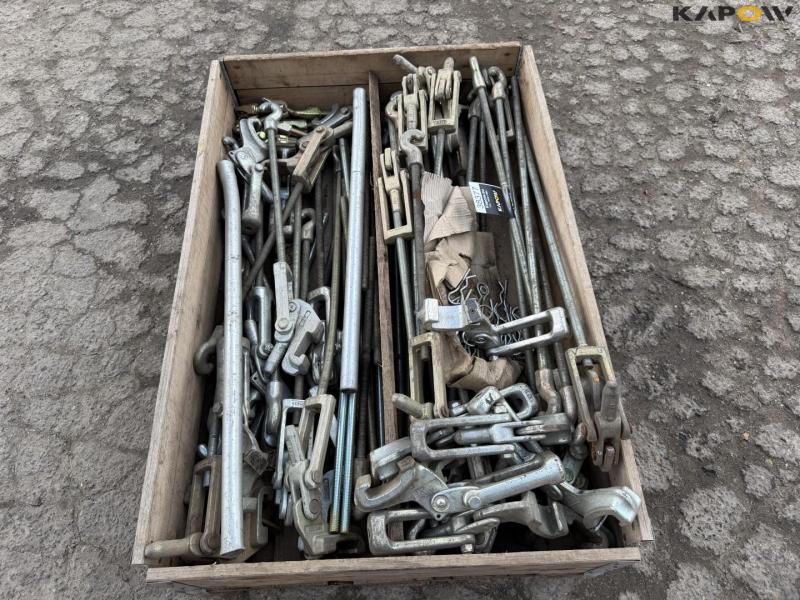 Locks for twin wheels 9