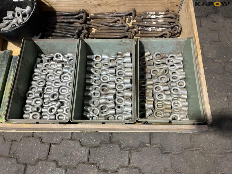 Locks for twin wheels 9