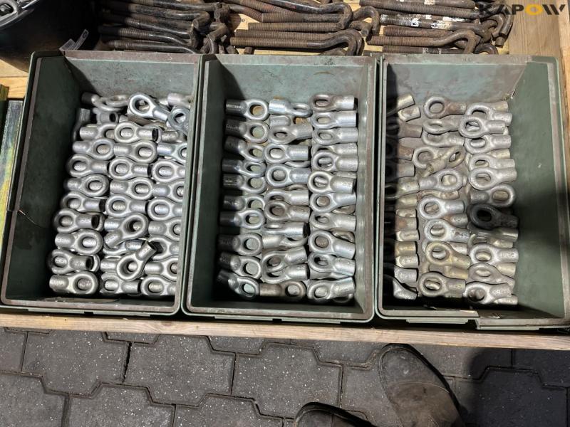 Locks for twin wheels 11