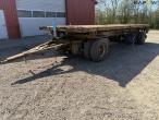 Flatbed truck with brakes on 1 axle 1