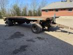 Flatbed truck with brakes on 1 axle 3