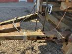 Flatbed truck with brakes on 1 axle 10