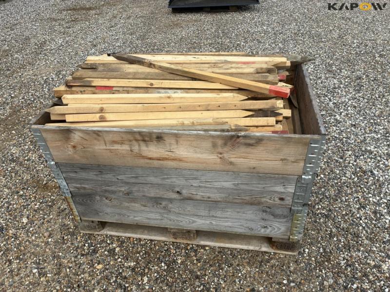 Land surveying sticks 1