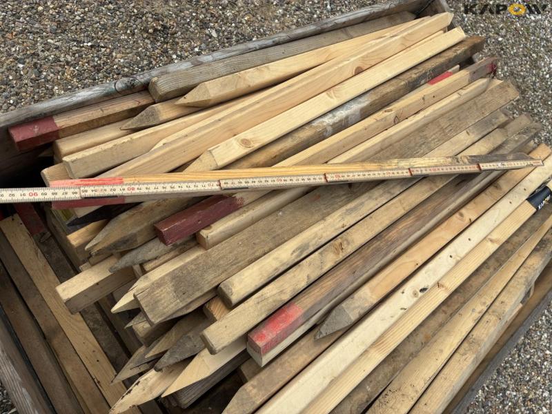 Land surveying sticks 5